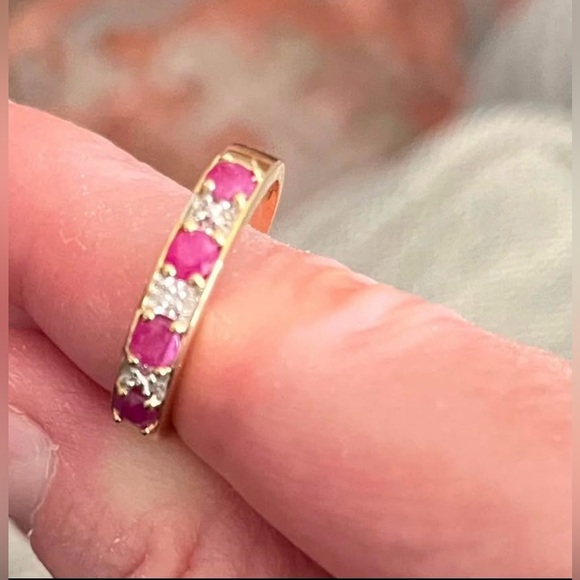 VINTAGE RUBY & DIAMOND RING -Size 7 - Picture 3 of 3
